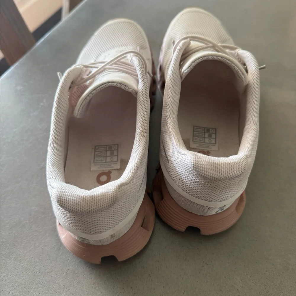 On Cloud 5 Trainers in Sand and Rosebrown - Picture 5 of 6